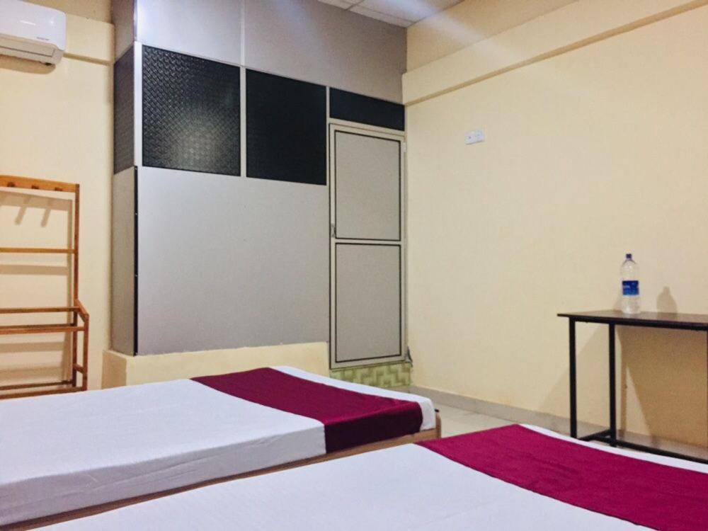 Hb Budget Rest Hotel Jaffna Luaran gambar