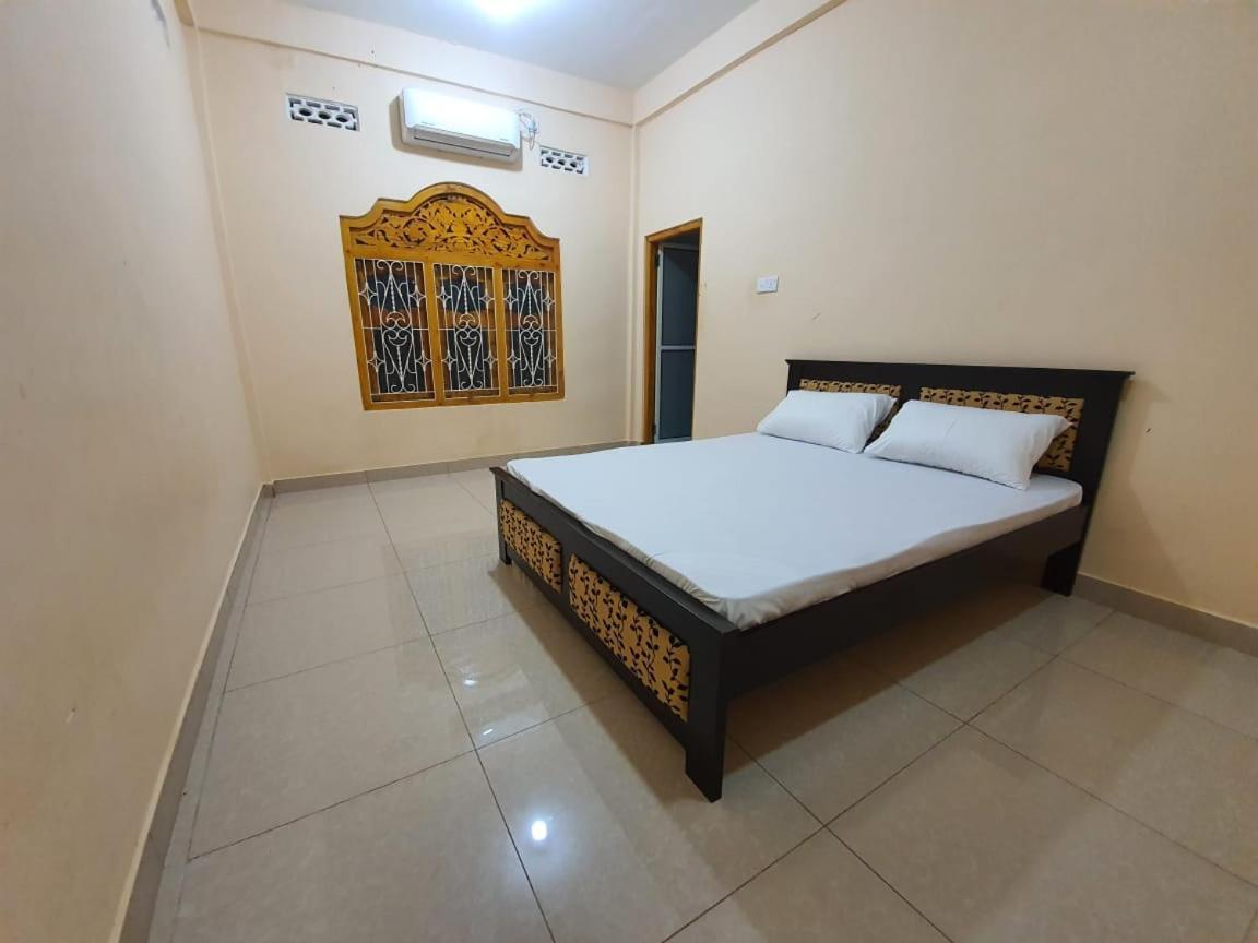 Hb Budget Rest Hotel Jaffna Luaran gambar